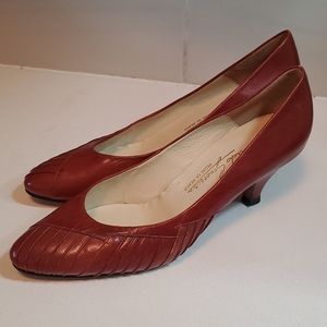 New Vintage leather kitten heel, New!